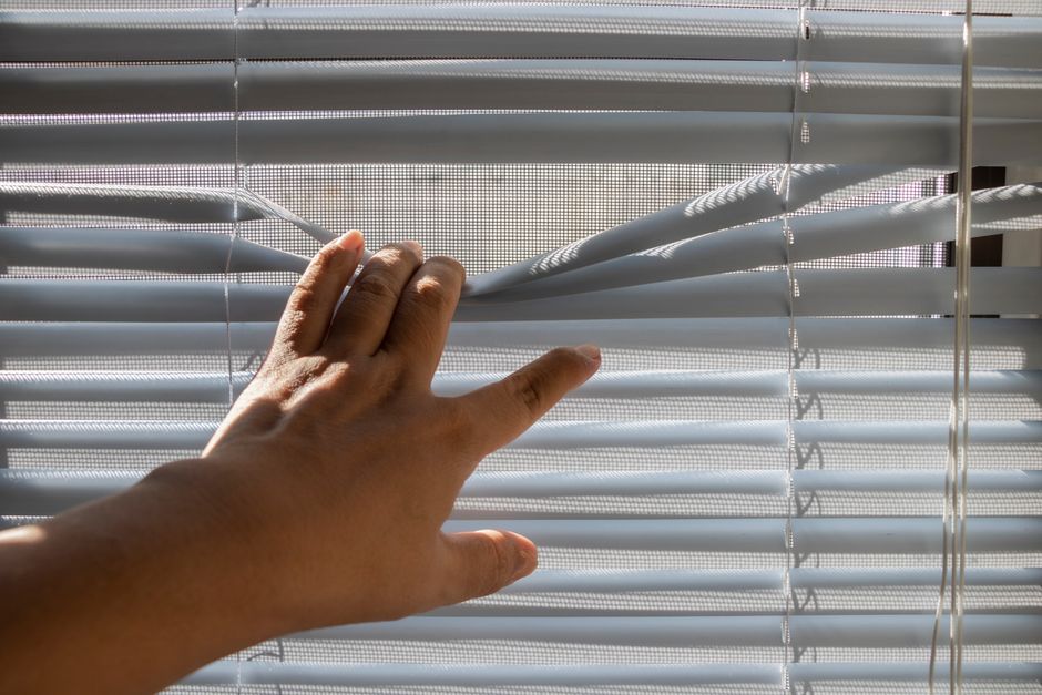 Stijlvolle plisségordijnen tegen zomerse hitte.